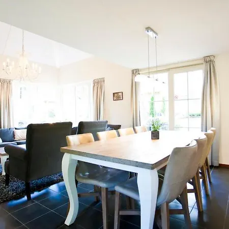 Sleeps 8 Pool Wifi T644079